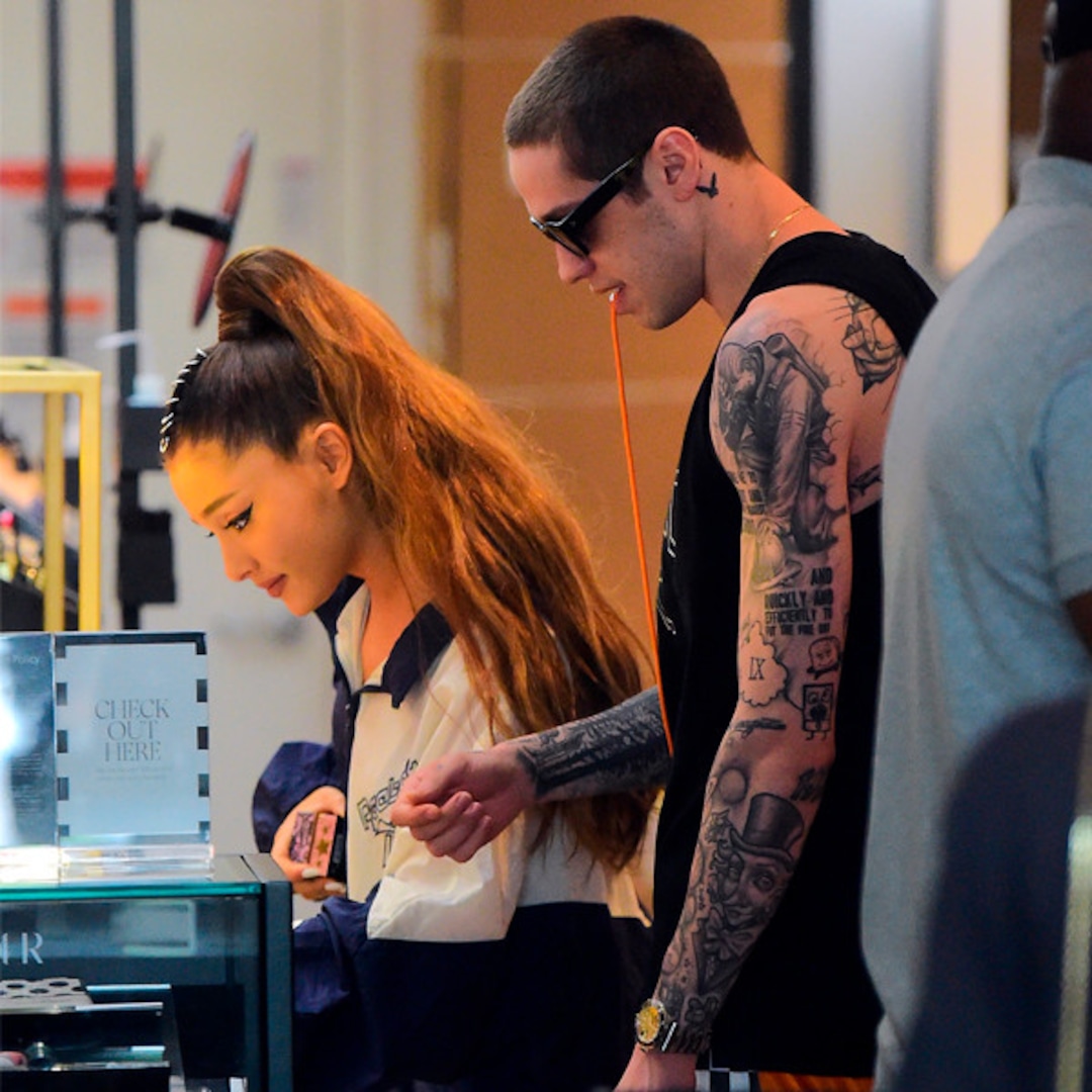 Get Ariana Grande Has A Tattoo Dedicated To Pete Davidson S Dad Who For Android Wallpaper Ariana Grande Has A Tattoo Dedicated To Pete Davidson S Dad Who For iPhone